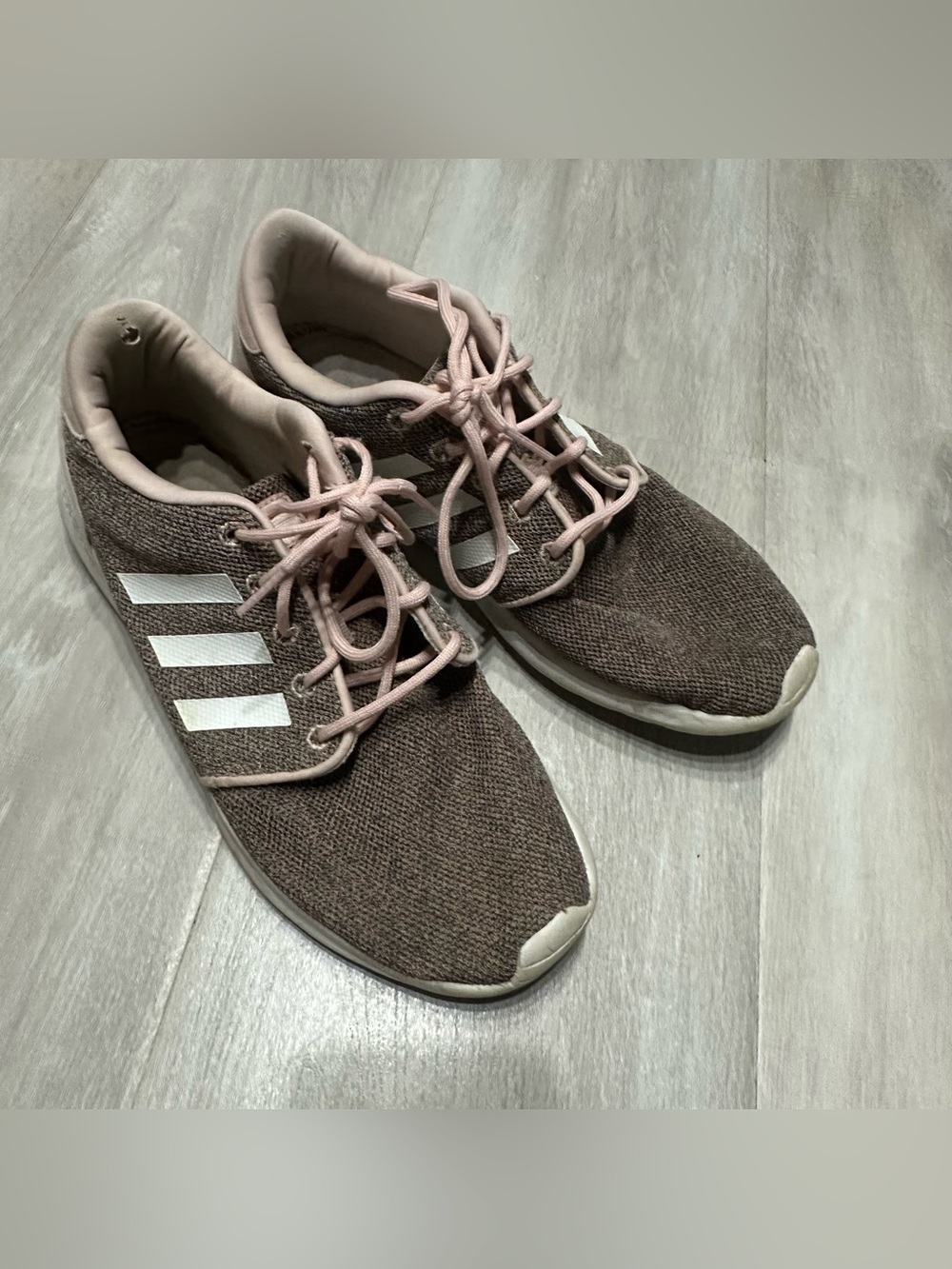 Adidas Pink Cloudfoam Woman’s Sneakers Sz 9.5